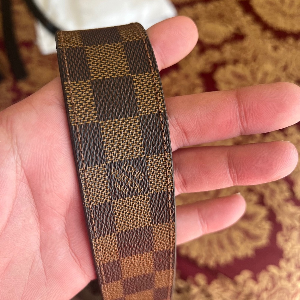 Men’s Louis Vuitton belt